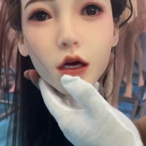 A Real 1/1 Scale Silicone Doll Head with A Completely Oral | FJ Doll